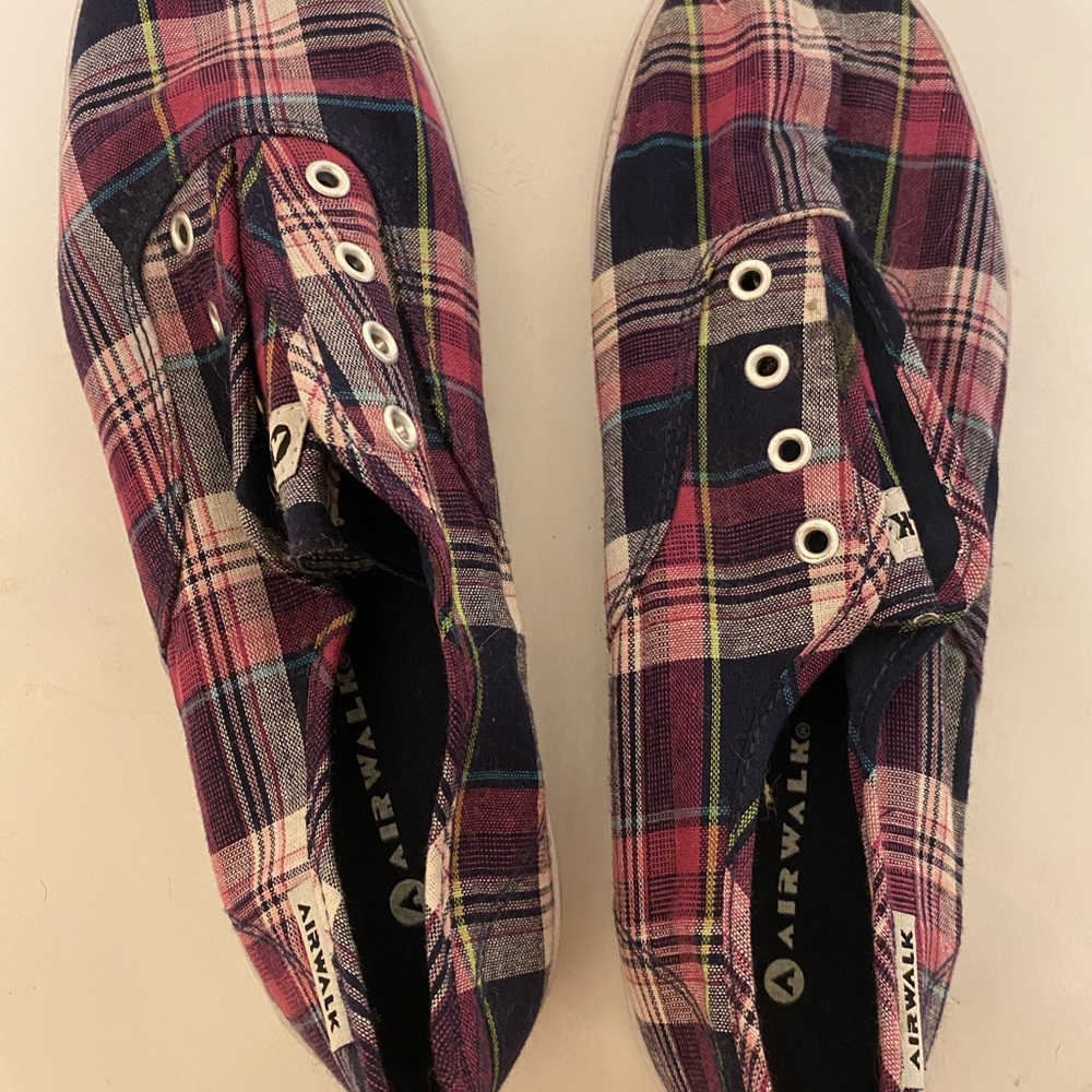 Airwalk slip on Sneakers Size 9